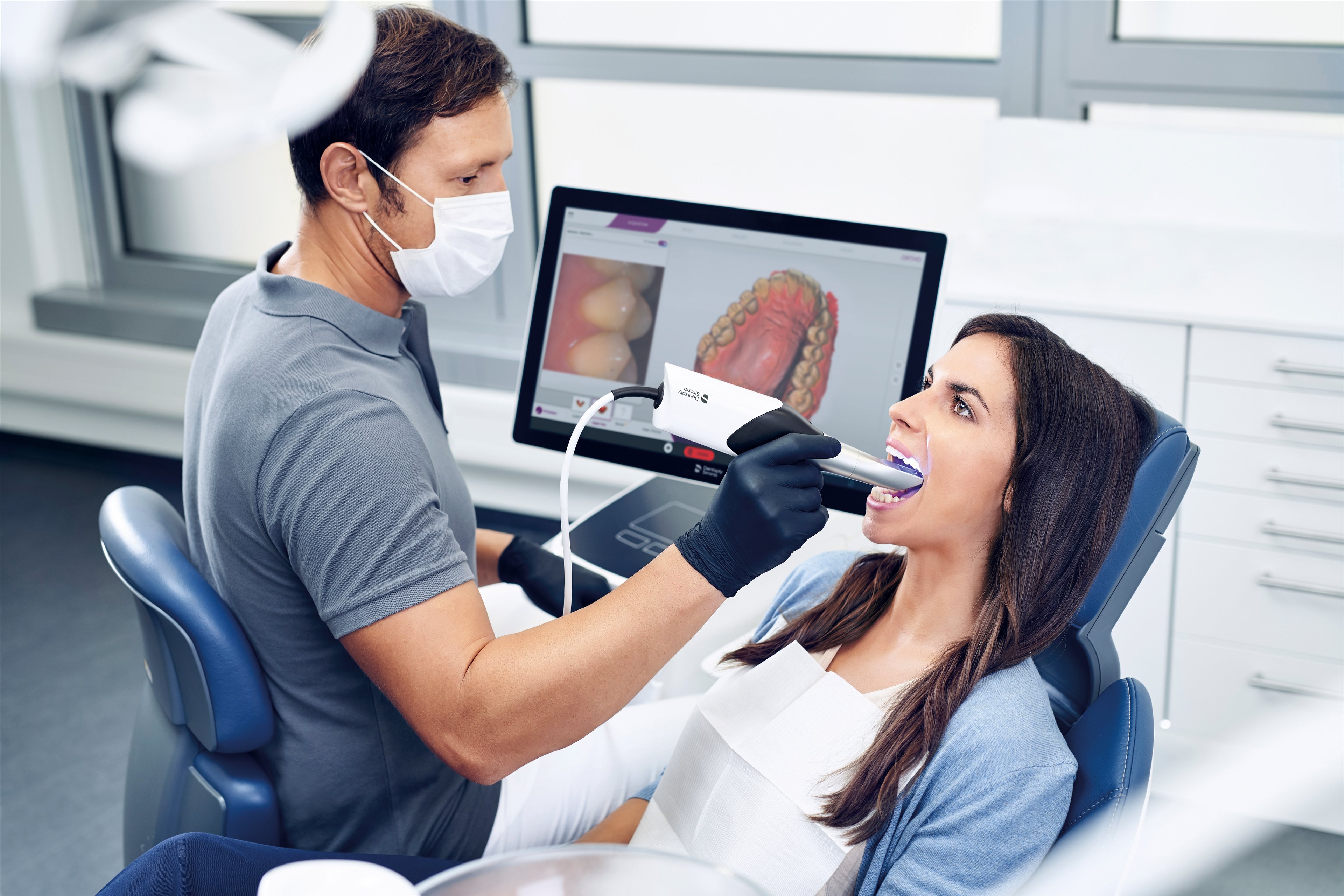 Escaneig intraoral amb Primescan, imatge de Dentsply Sirona